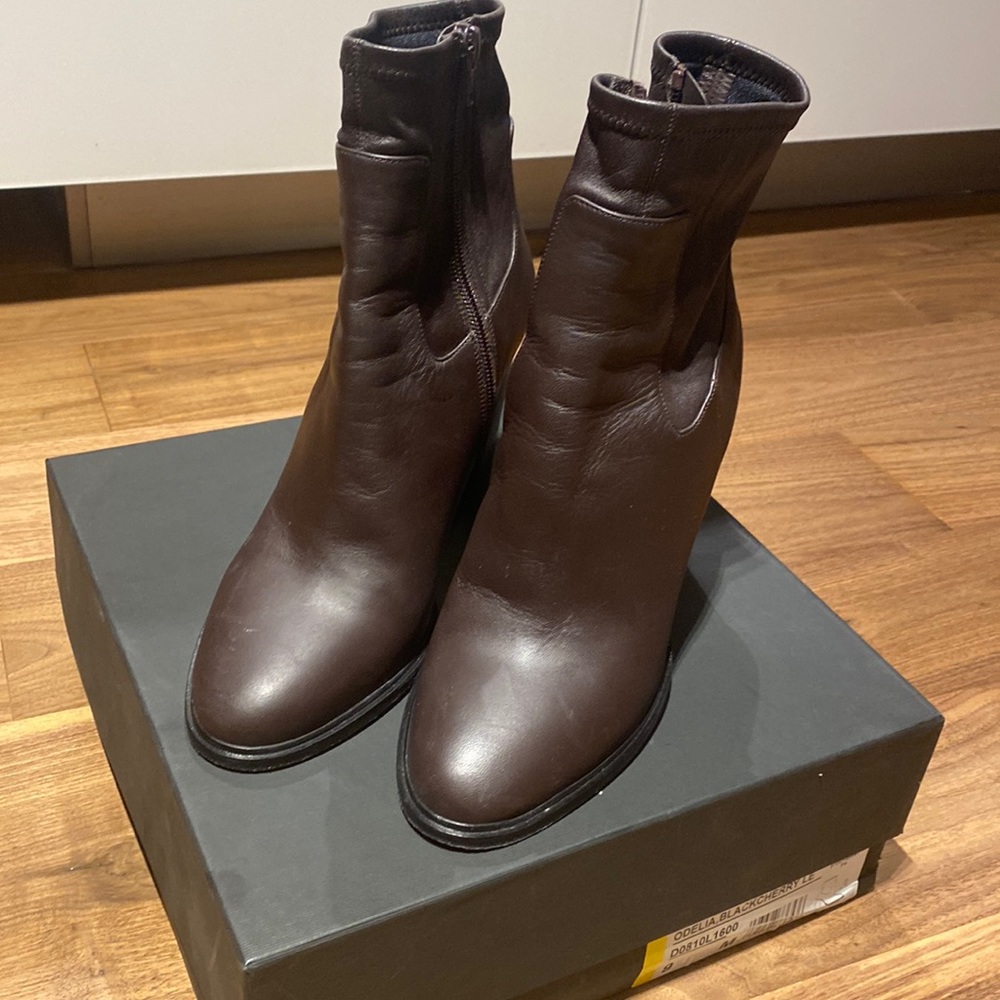 VINCE "Odelia" Ankle Boots Brown Leather